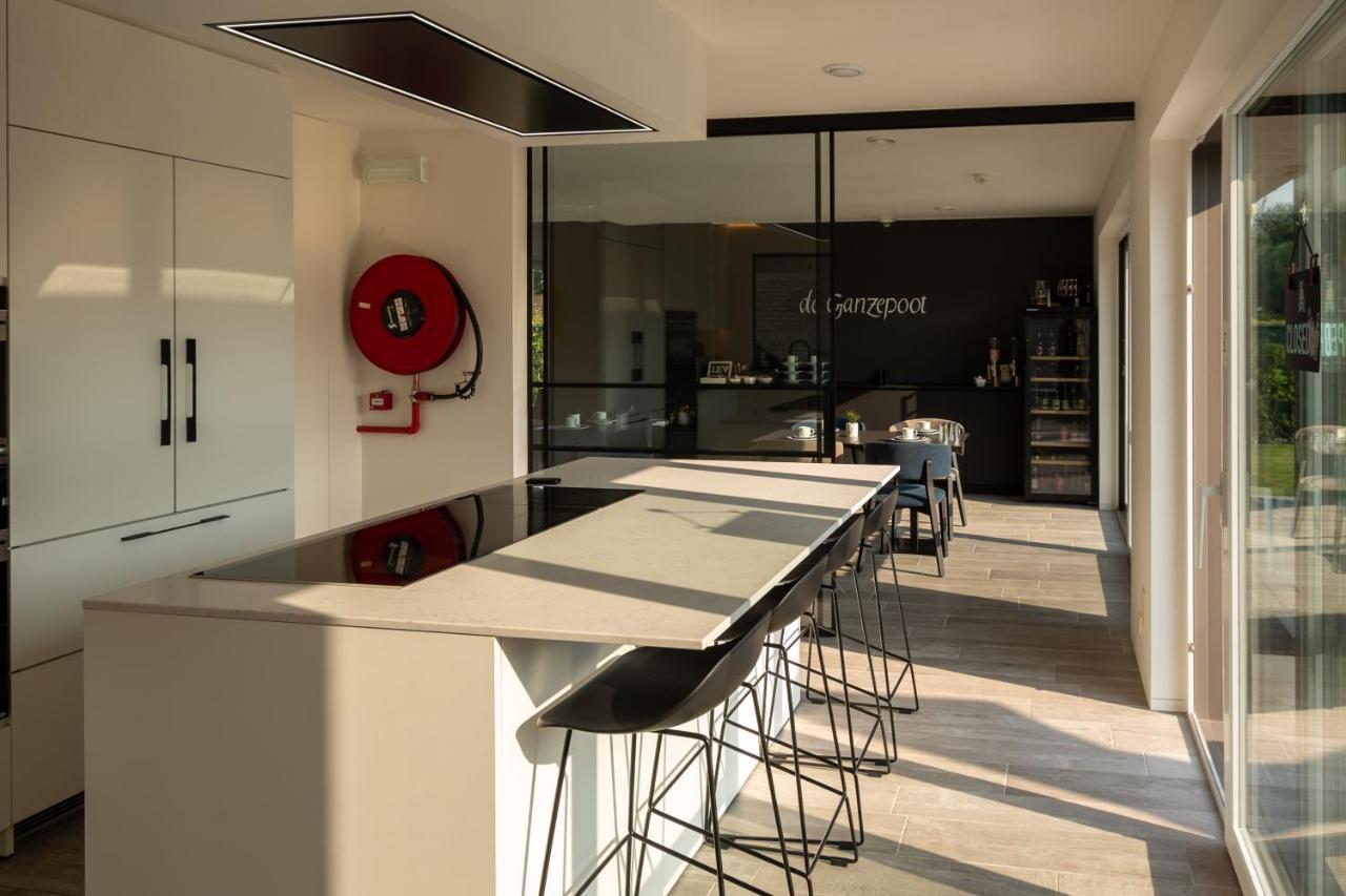 Logies Ternier Bed & Breakfast นิวว์ปอร์ท ภายนอก รูปภาพ