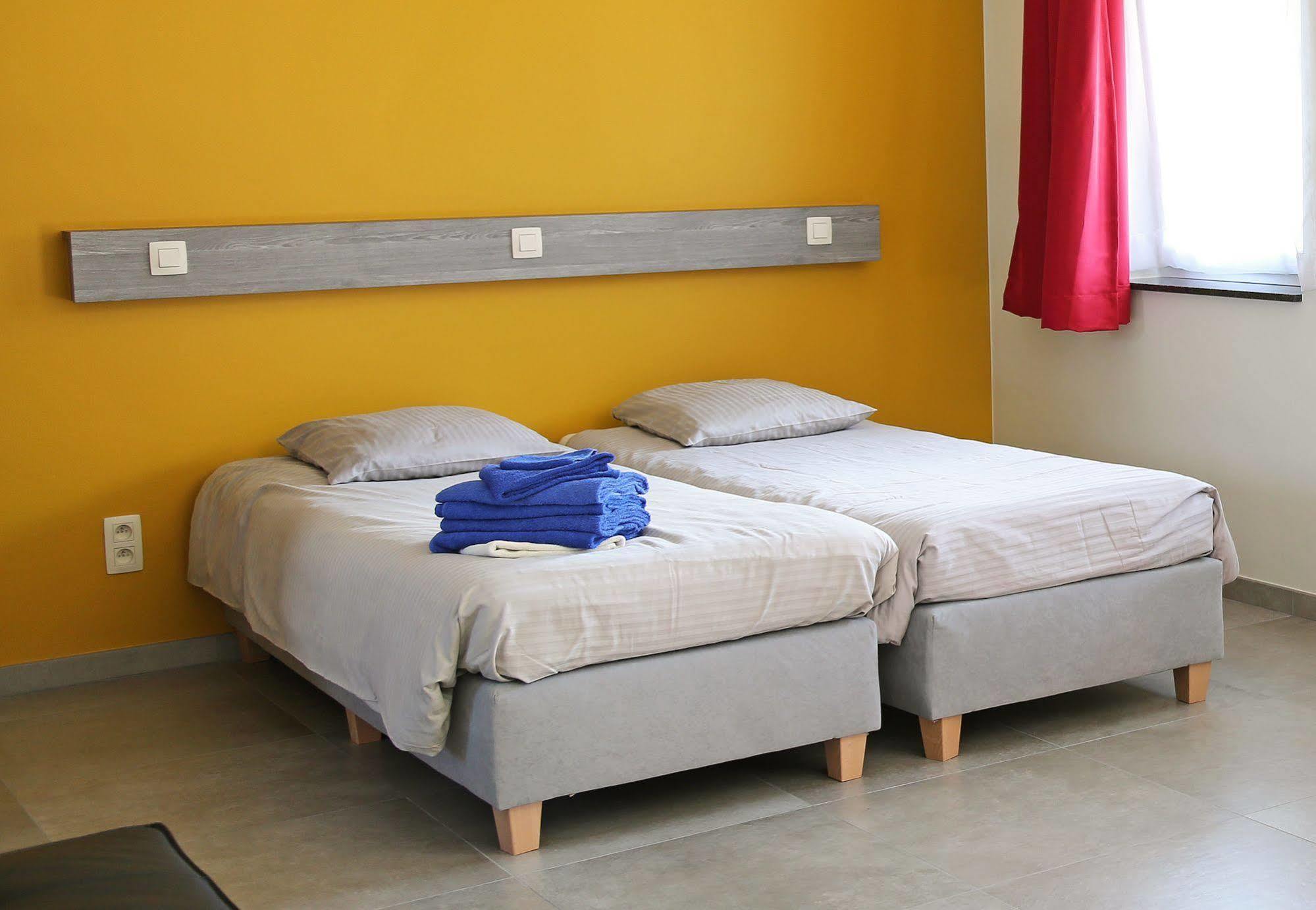 Logies Ternier Bed & Breakfast นิวว์ปอร์ท ภายนอก รูปภาพ