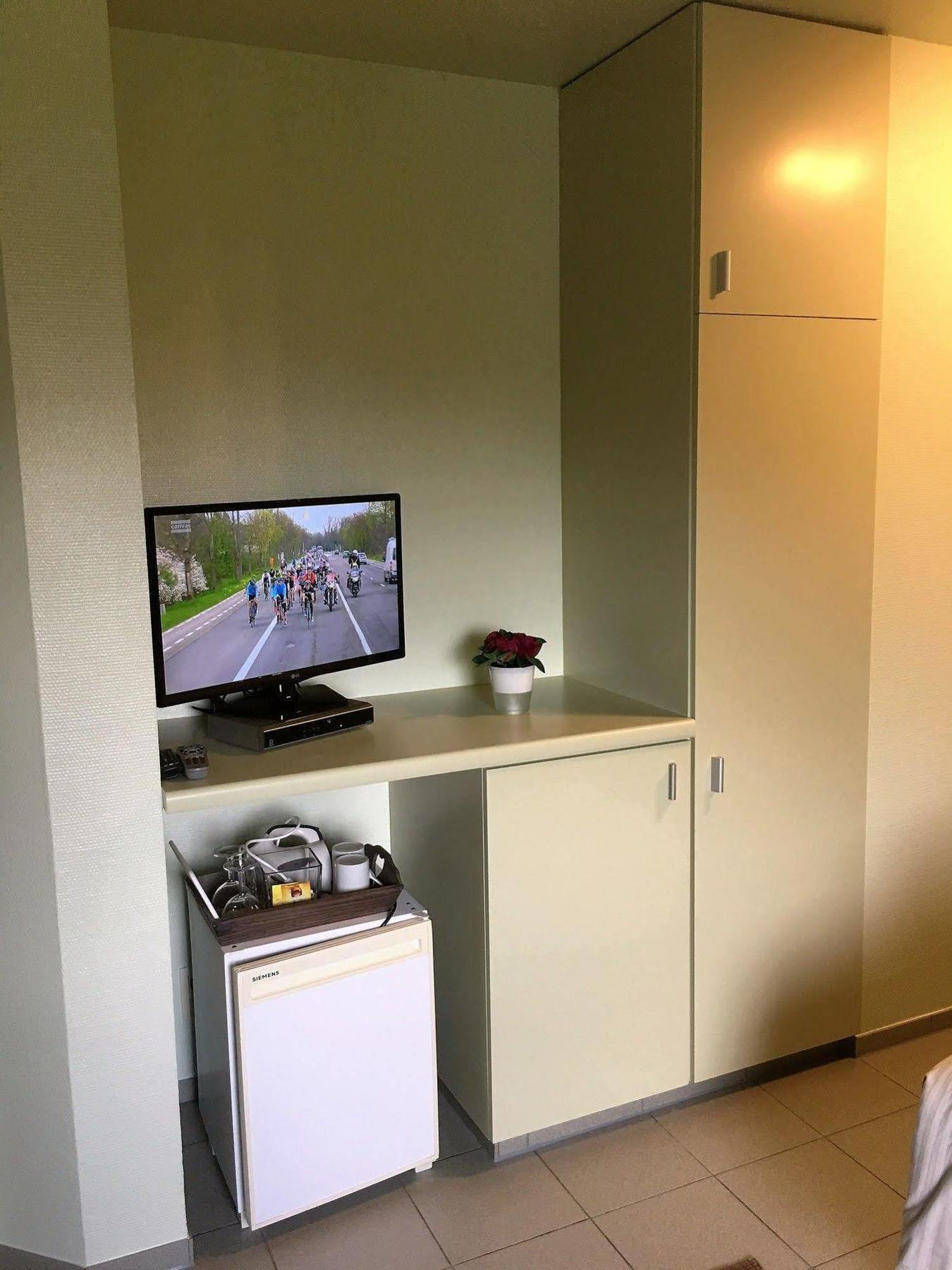 Logies Ternier Bed & Breakfast นิวว์ปอร์ท ภายนอก รูปภาพ